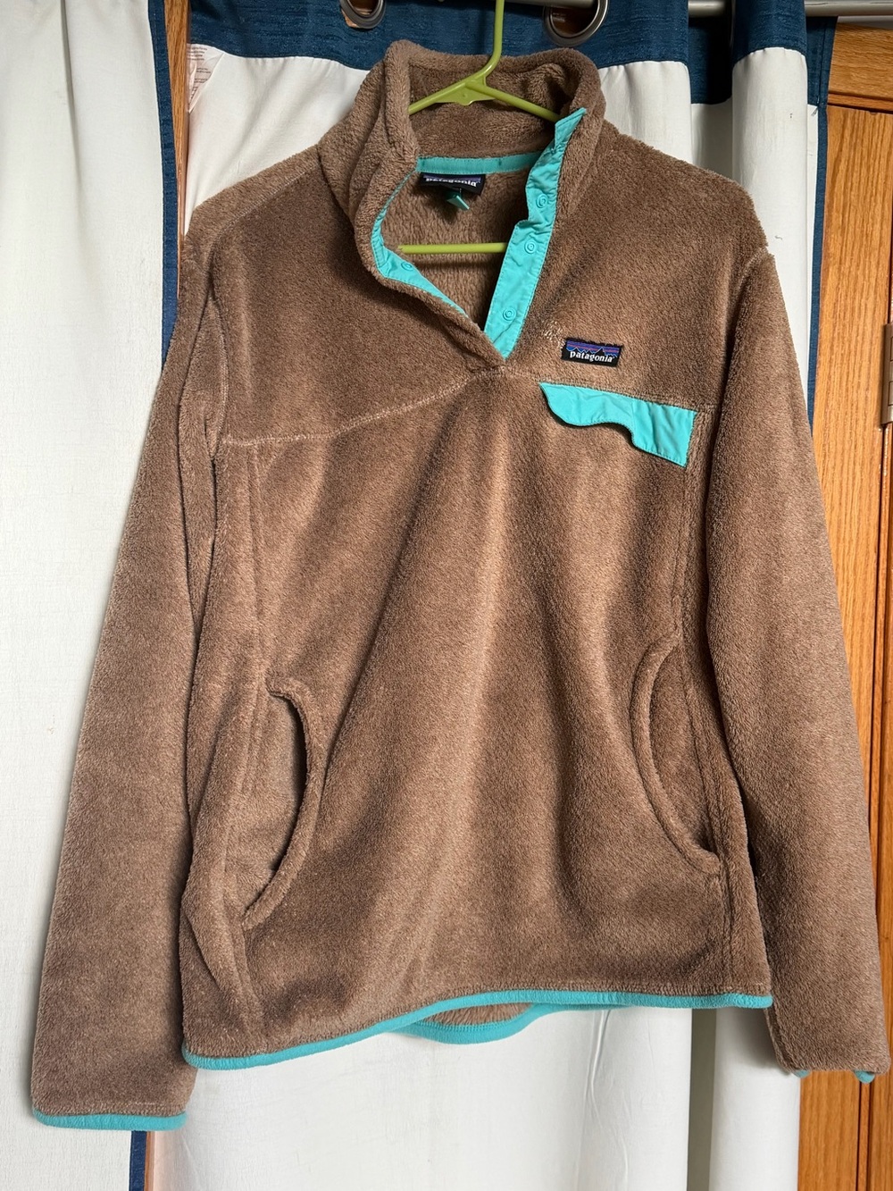 Patagonia Brown Fleece Jacket with Teal Trim